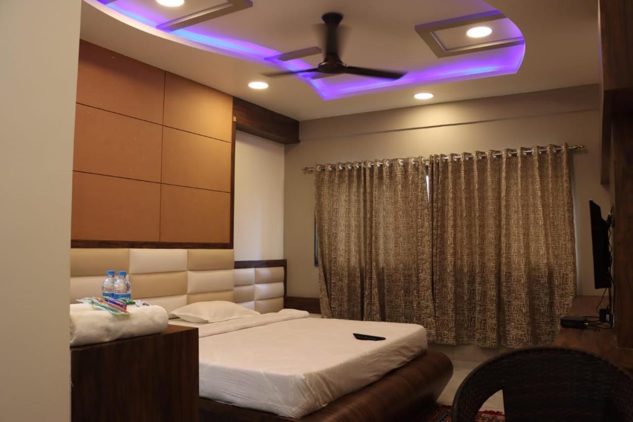 Pawan Executive Tuljapur Exteriér fotografie