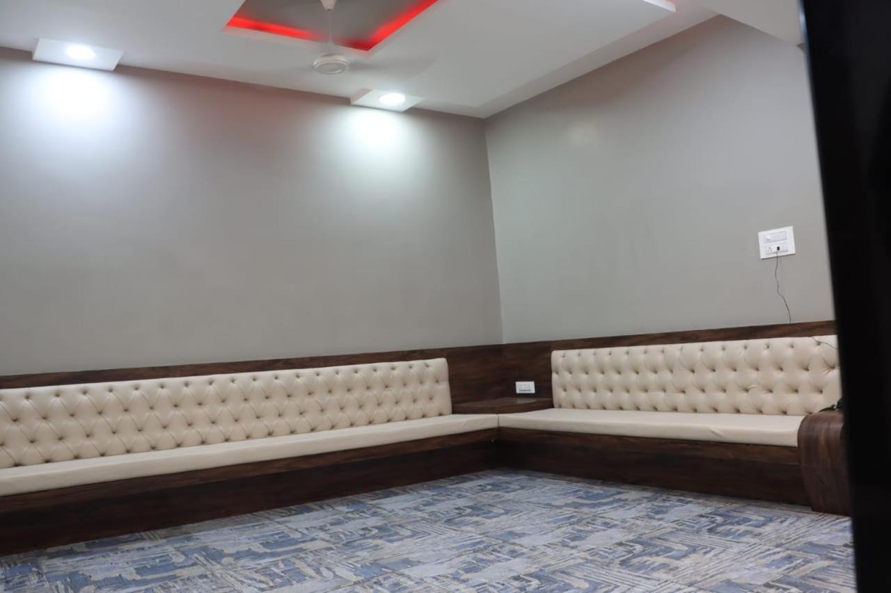Pawan Executive Tuljapur Exteriér fotografie