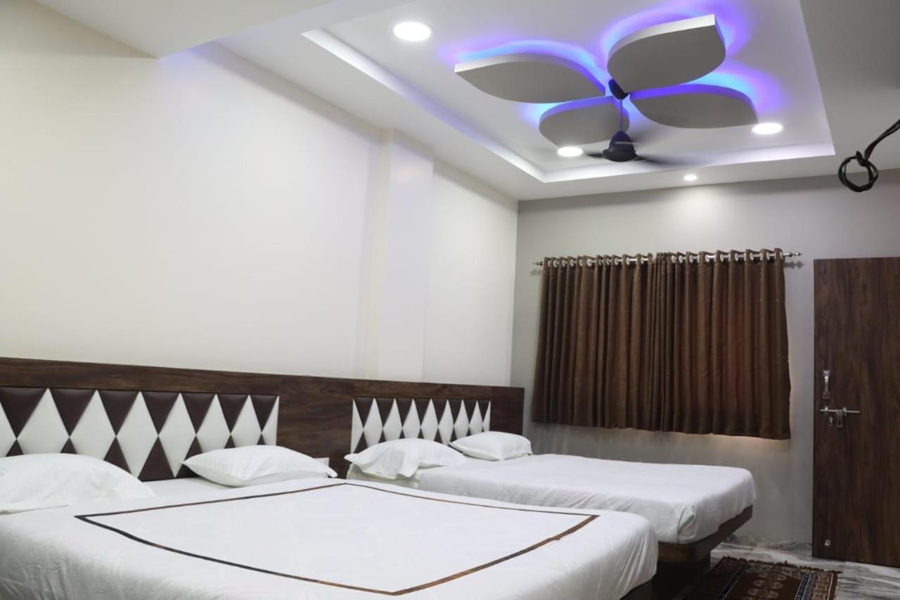 Pawan Executive Tuljapur Exteriér fotografie