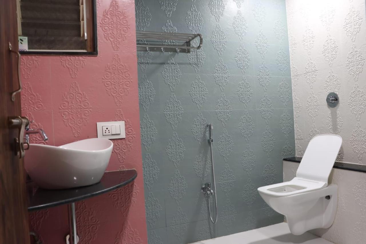 Pawan Executive Tuljapur Exteriér fotografie