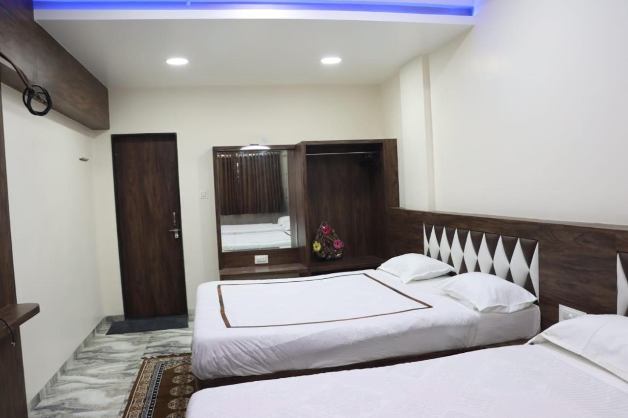 Pawan Executive Tuljapur Exteriér fotografie