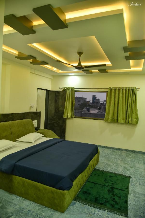 Pawan Executive Tuljapur Exteriér fotografie
