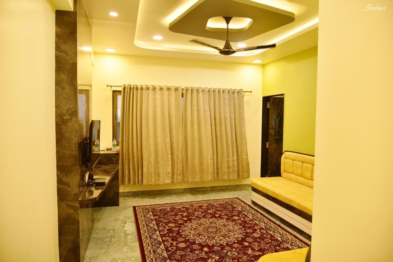 Pawan Executive Tuljapur Exteriér fotografie