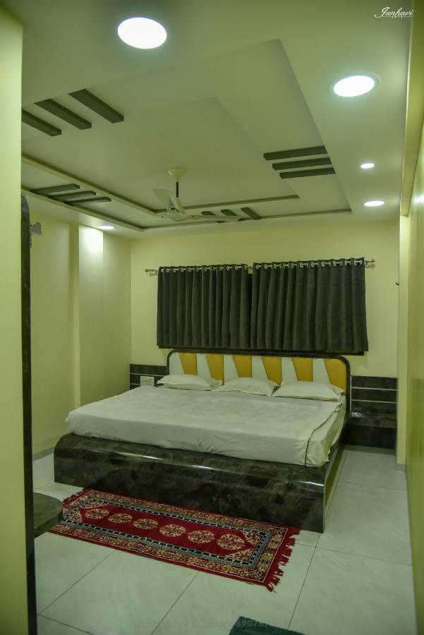 Pawan Executive Tuljapur Exteriér fotografie